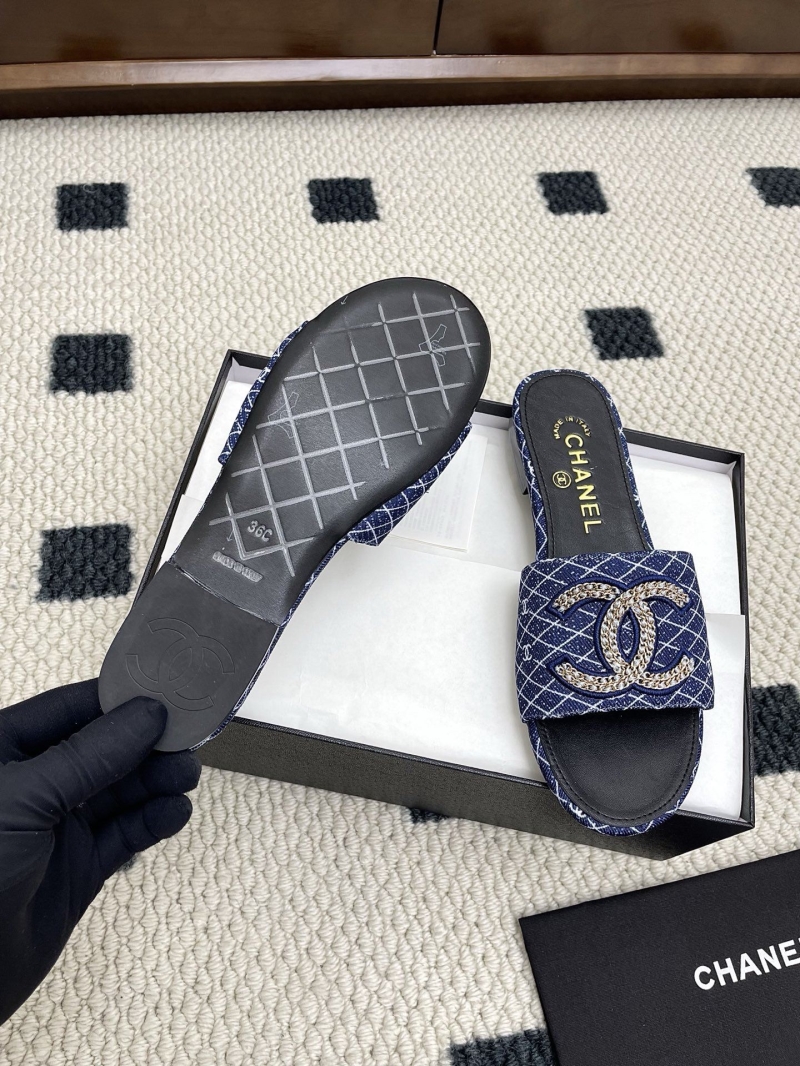 Ch**el slippers